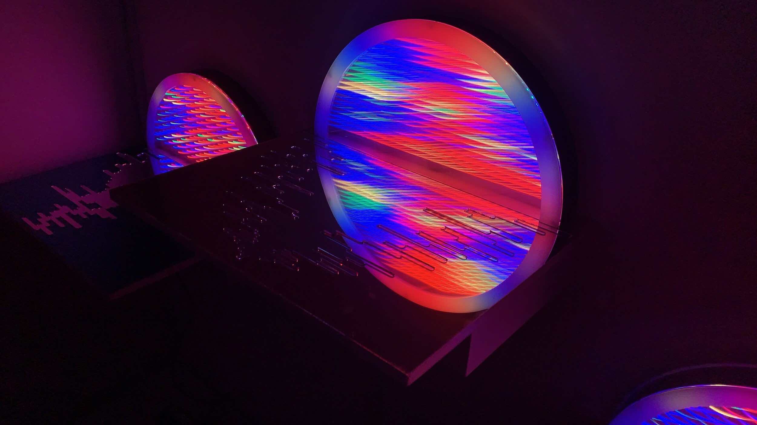 An exploration of the lenticular lens behind led screens
