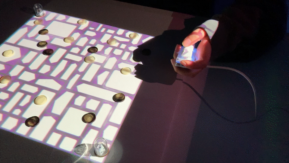 Player using the keyboard to change the game board